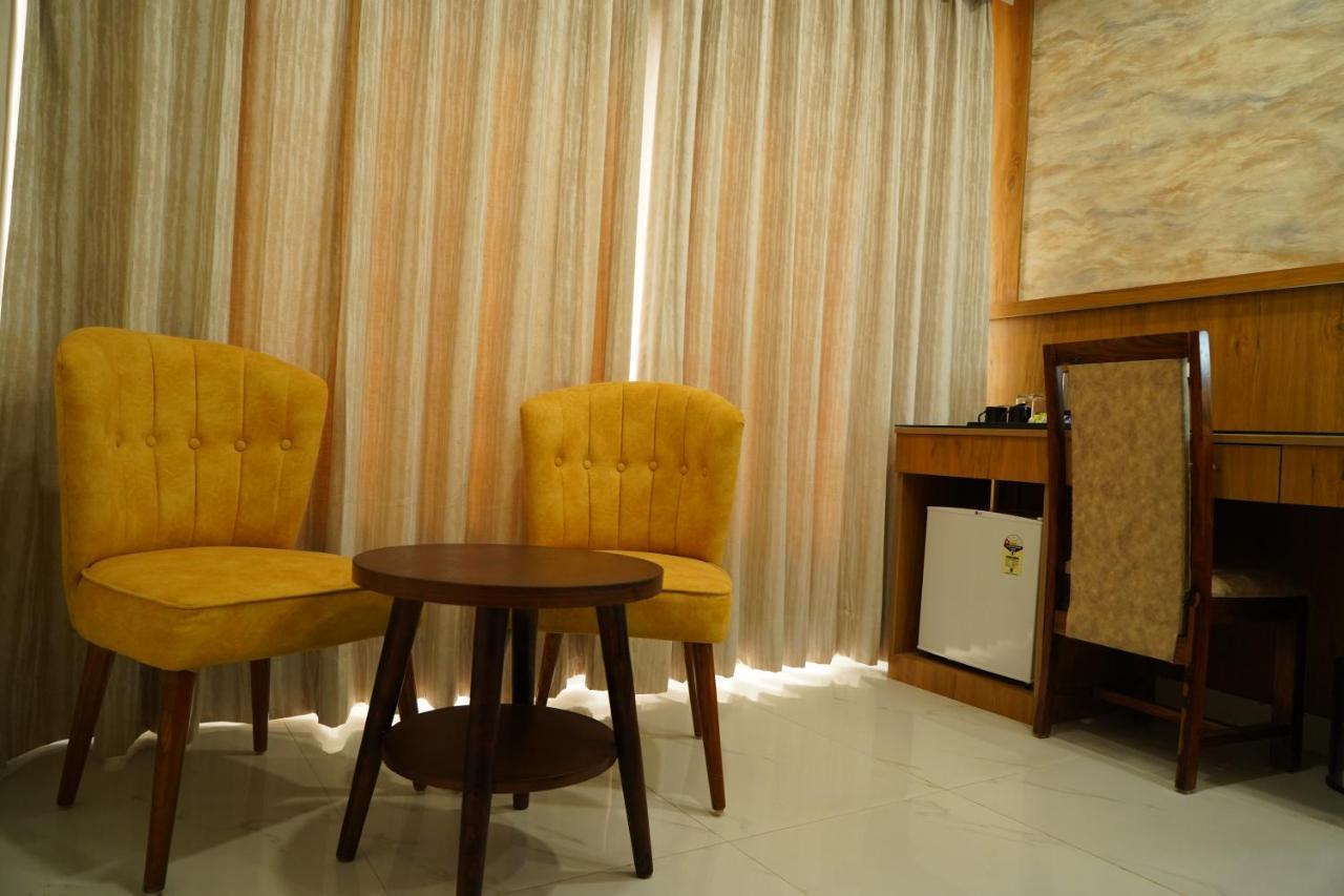 Hotel Shanti Sagar Kharar 외부 사진